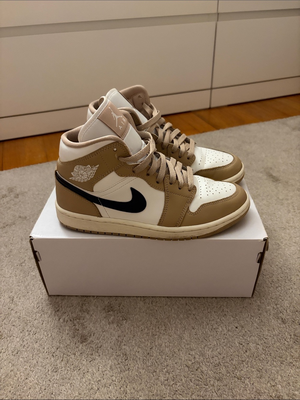 Nike Women’s Air Jordan 1 Mid